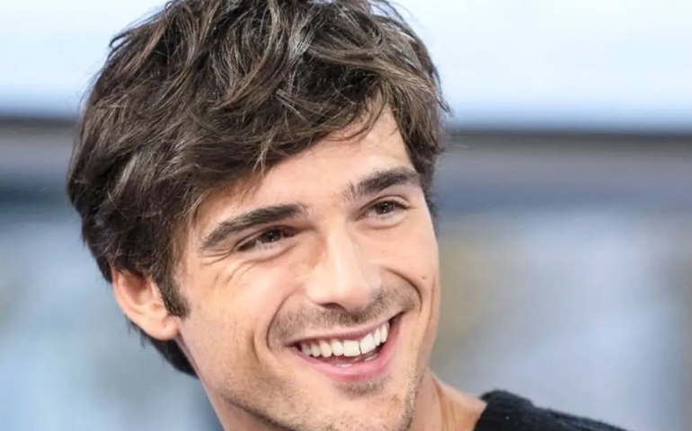 Transformação de Jacob Elordi para viver Frankenstein em filme de Guillermo del Toro impressiona público