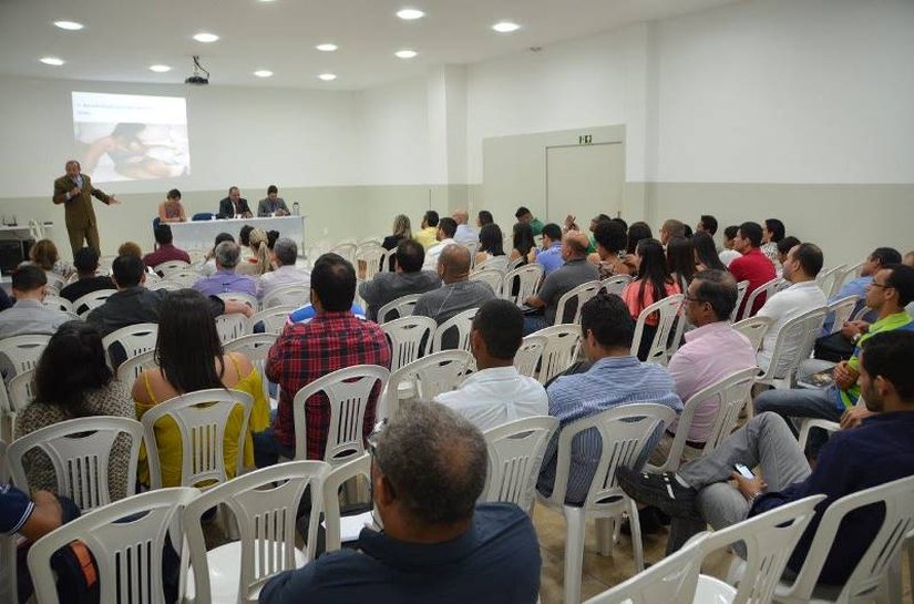 Acadêmicos da faculdade Raimundo Marinho participam do OAB em Debate