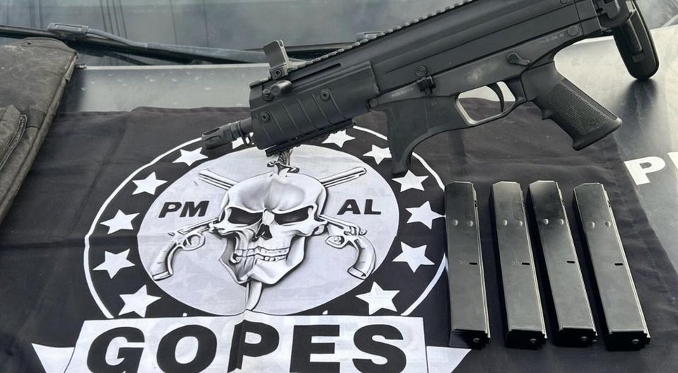 Arma foi encontrada dentro do banheiro 
