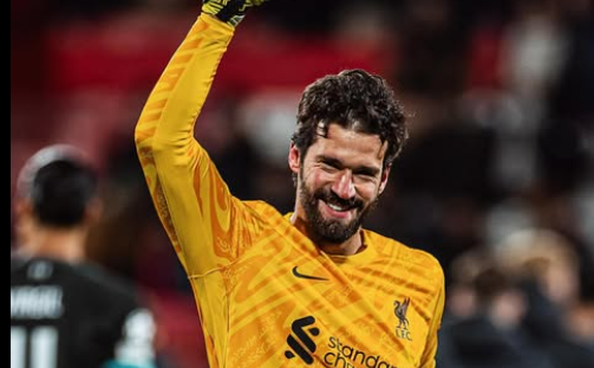 Alisson desfalca pré-temporada do Liverpool na Ásia sob alegação de 'problemas pessoais'