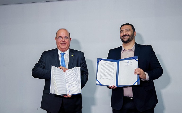  Presidente do Tribunal de Justiça toma posse como governador do Estado 