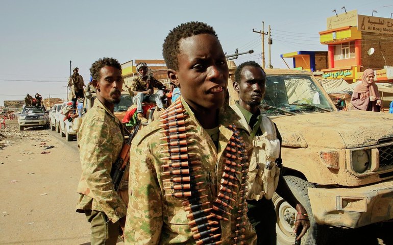 Países ocidentais que hoje alertam para a guerra no Sudão lucravam com a crise no país, diz analista