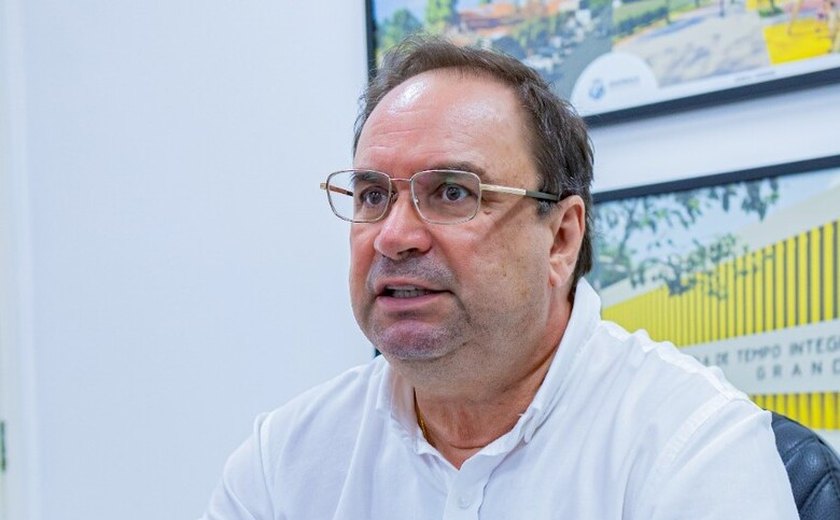 Prefeito Luciano anuncia pagamento de precatórios a professores da rede municipal