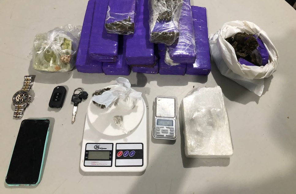 Três homens são presos com mais 8 quilos de drogas em Aracaju