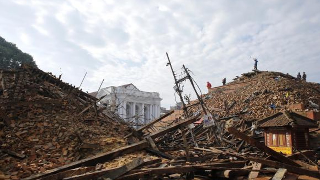 OMS pede US$ 5 milhões para ajudar feridos no Nepal