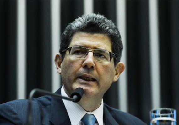 Reforma da Previdência precisa ser discutida imediatamente, diz Levy