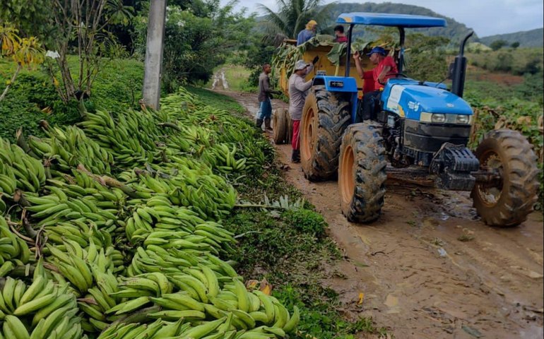 Prefeitura de Santana do Mundaú fortalece apoio ao pequeno produtor