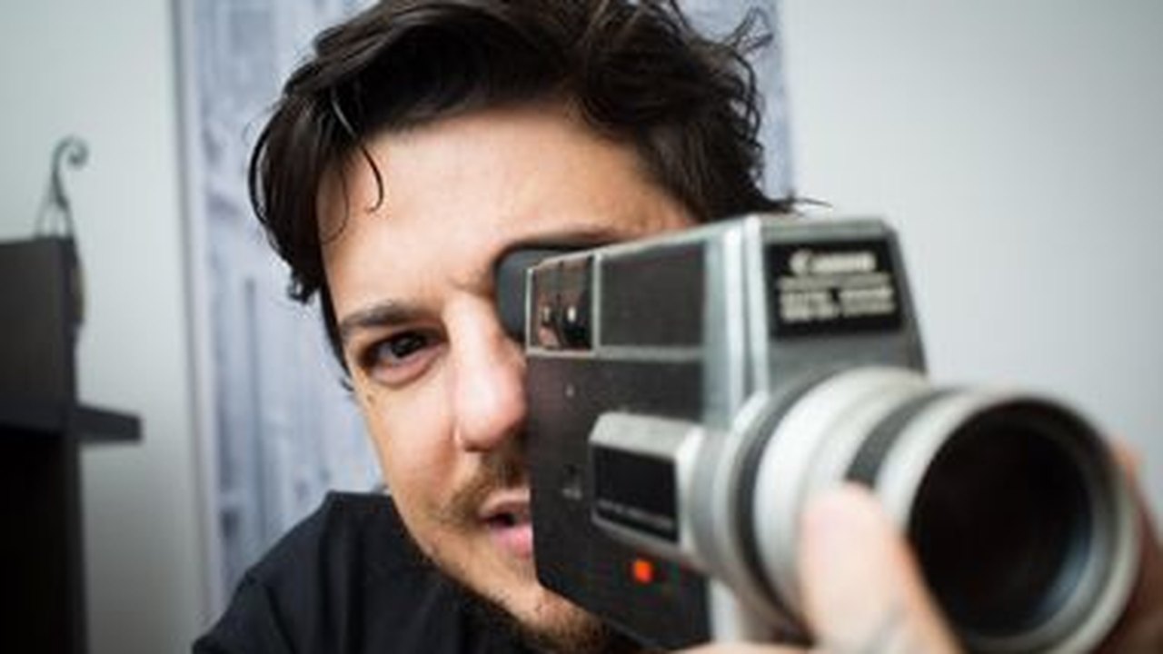 Criadores de conteúdo produzem séries inteiras nas redes sociais