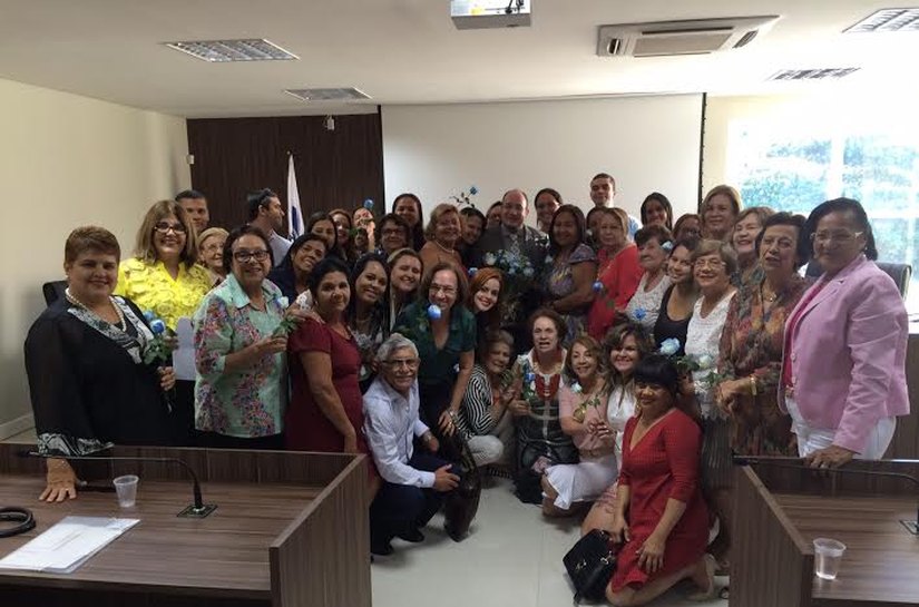 Thiago Bomfim é homenageado pela ABMCJ de Alagoas