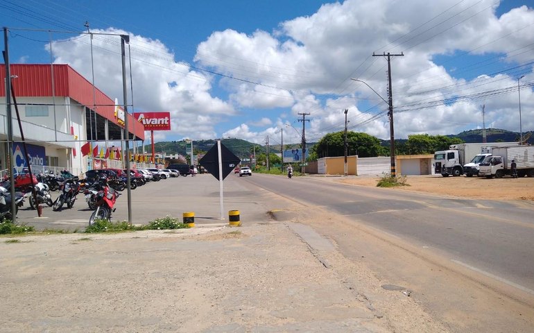 Vereadores reclamam de falta de prestígio e apontam privilégio do empresário Edvaldo Cunha em instalação de lombada na BR-316