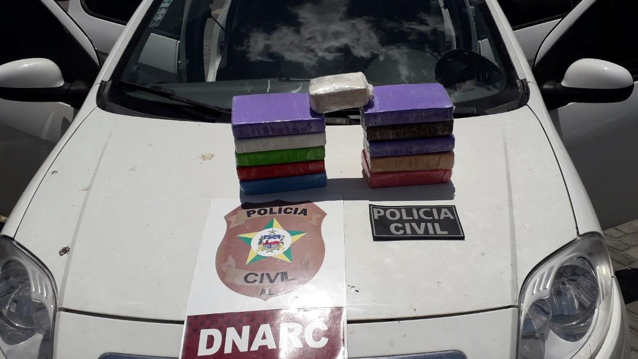 Ação integrada apreende mais de 10 quilos de cocaína dentro de veículo abandonado em Jacarecica