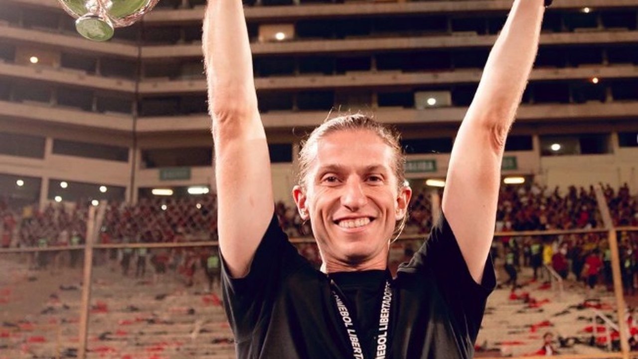 Monaco anuncia Filipe Luís até 2028 para liderar novo projeto do clube