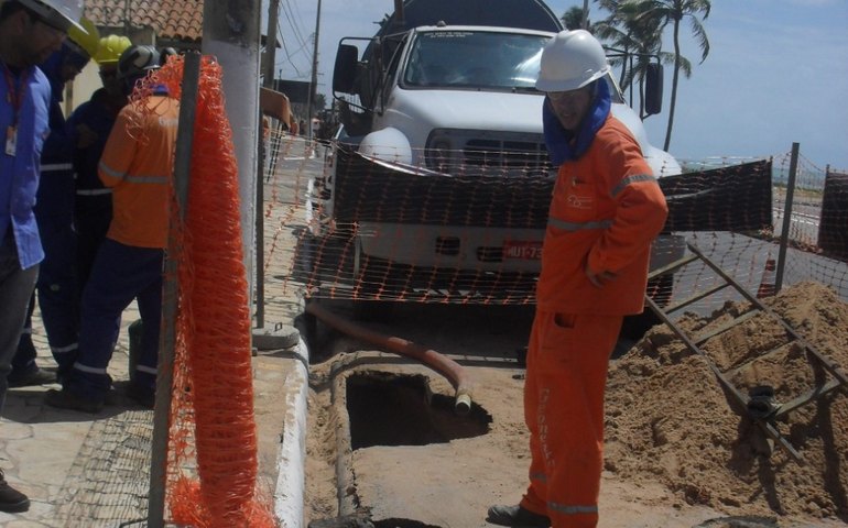 Arsal fiscaliza obras de interligação de gasoduto em Jacarecica