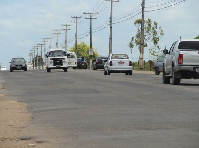 Duplicação da Avenida Cachoeira do Meirim está próxima, garante governador
