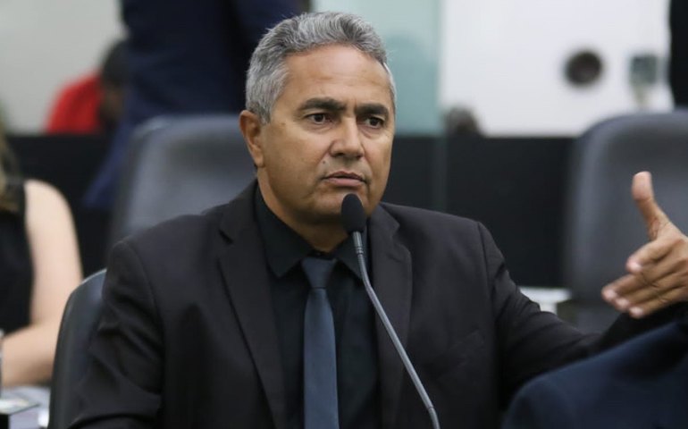 Francisco Tenório solicita recapeamento da rodovia que liga Atalaia a Quebrangulo