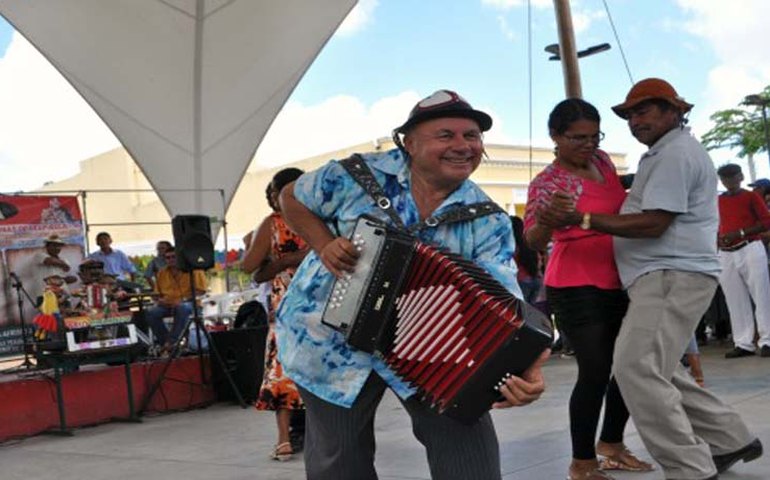 Gratuito, Dom na Caixa leva forró ao público, hoje, em Arapiraca