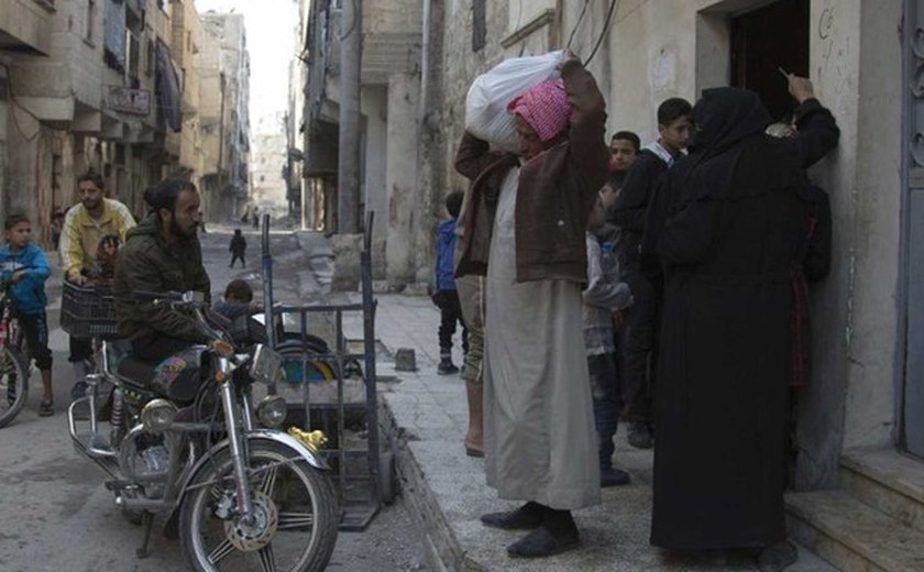 Governo sírio e Rússia voltam a bombardear Aleppo e Idleb