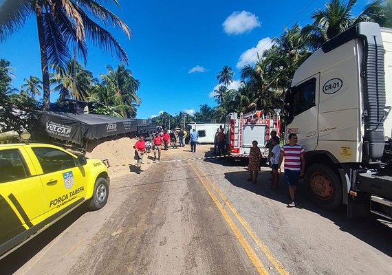 Turista mineira que morreu em acidente na AL-105 é identificada