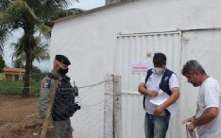 Vigilância Sanitária interdita abatedouro clandestino em Palmeira
