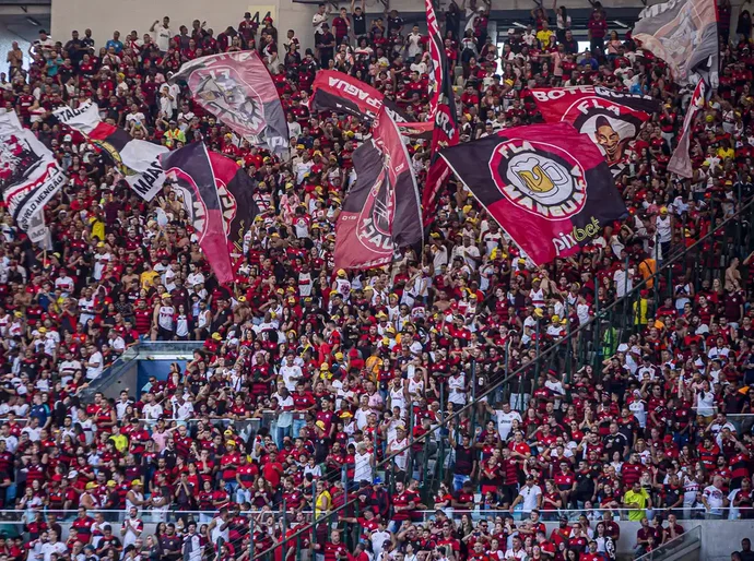 Flamengo reúne organizadas para debater violência contra as mulheres