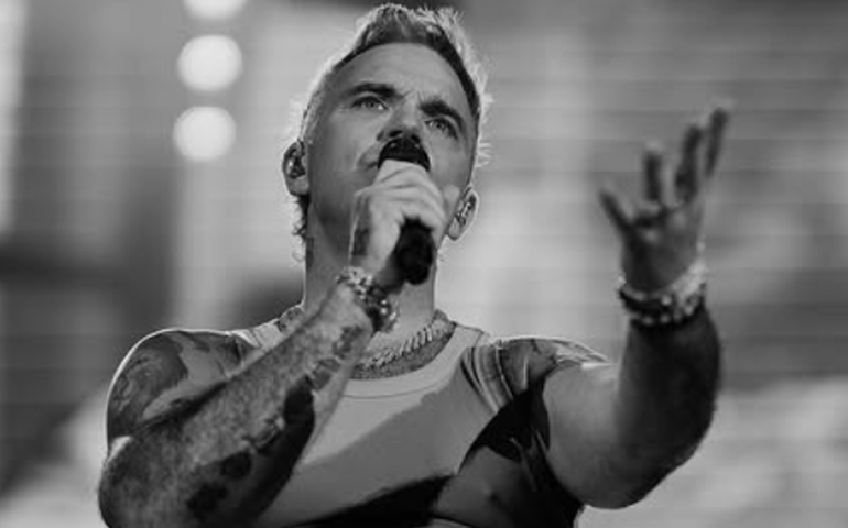 Robbie Williams revela ter síndrome de Tourette e admite medo de se apresentar ao vivo
