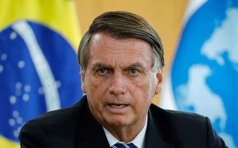 Bolsonaro ironiza urnas eletrônicas em evento com empresários