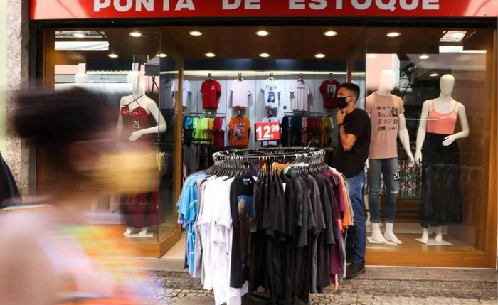 Setor produtivo quer extinguir exigência de negociação coletiva para funcionamento do comércio aos domingos e feriados