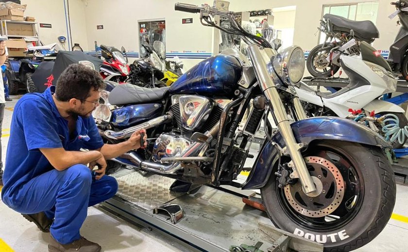 Restauração de motocicletas antigas ganha espaço em Maceió