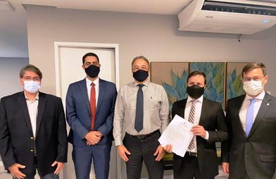Galba Novaes se reúne com representantes da OAB/AL e volta a defender implantação do piso salarial 