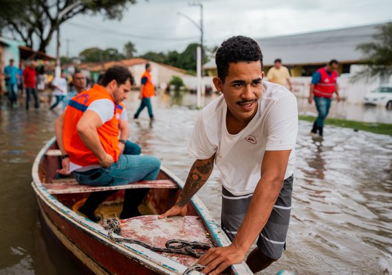 Governador anuncia presença de três ministros em Alagoas nesta terça para avaliar danos das chuvas