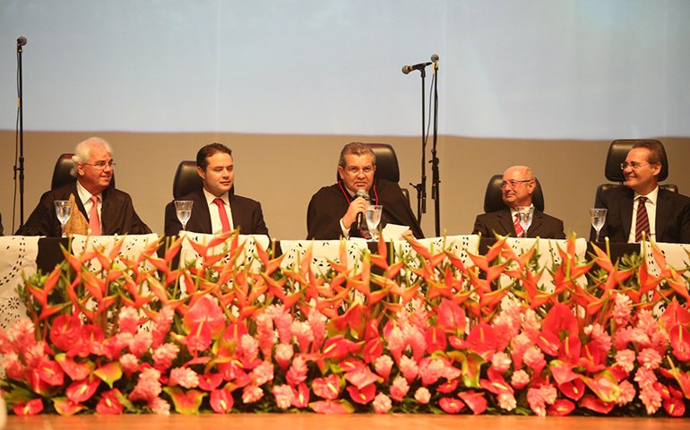 Washington Luiz assume TJ e defende Judiciário forte e independente