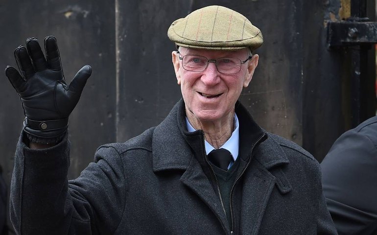Jack Charlton, campeão mundial com a Inglaterra em 1966, morre aos 85 anos