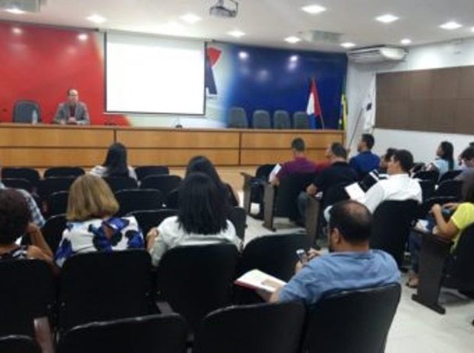 AMA capacita mais de 250 servidores em parceria com Escola de Contas