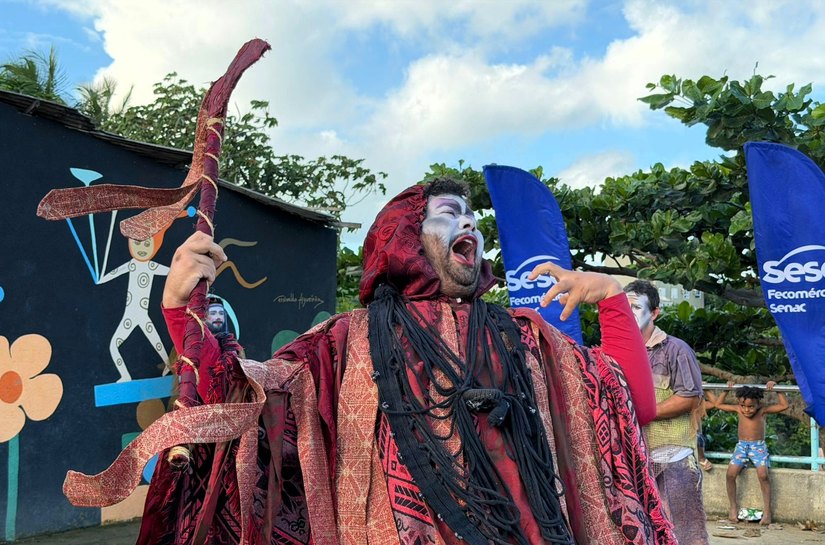 Projeto Sesc em Cena leva teatro à Vila Emater com o espetáculo “Carcomida”