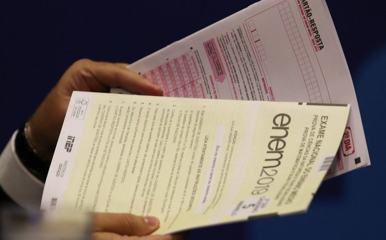 Candidatos chegam cedo para evitar surpresas antes do ENEM