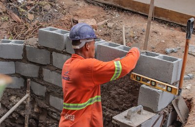 Brota na Grota leva serviços de infraestrutura para seis comunidades da capital