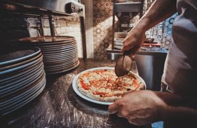 Norte e Nordeste lideram crescimento proporcional de pizzarias no Brasil e ganham espaço no setor, aponta estudo da Apubra