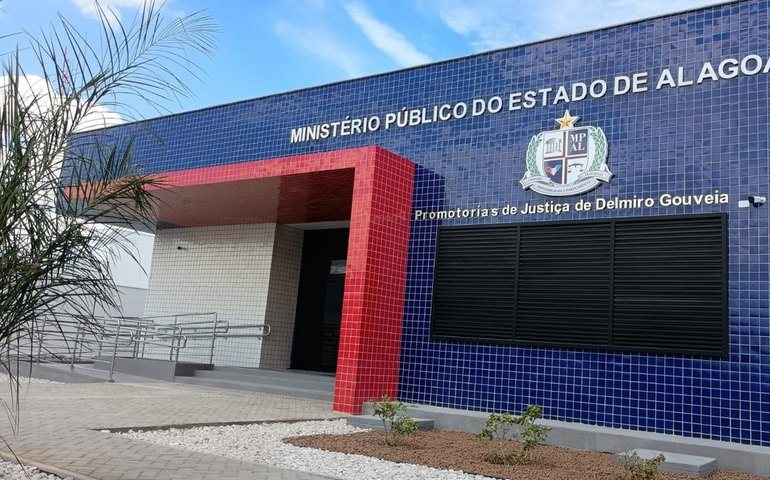 TJ suspende contrato de R$ 32 milhões para pavimentação em Delmiro Gouveia