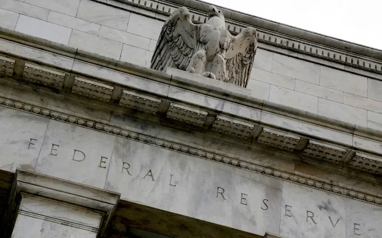 CME: cresce chance de Fed manter juros em dezembro, mas corte de 25 pb segue mais provável