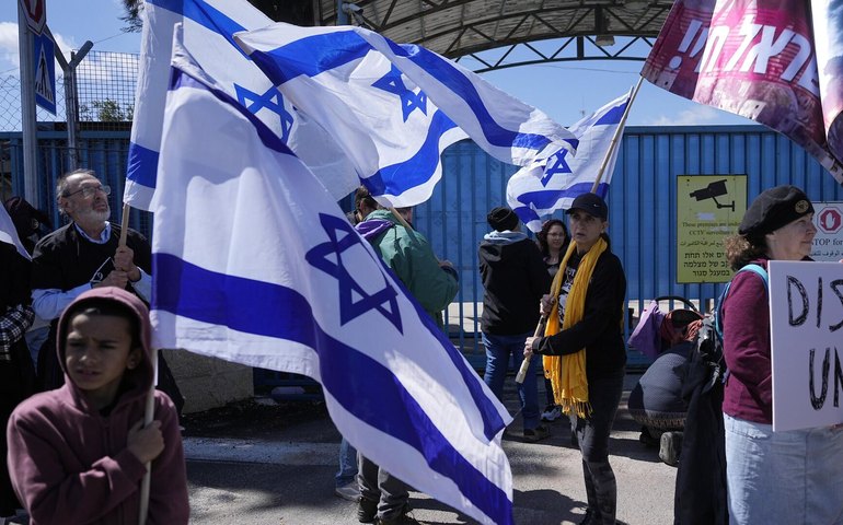 A maioria dos israelenses apoia a troca de reféns por palestinos presos acusados ​​de terrorismo