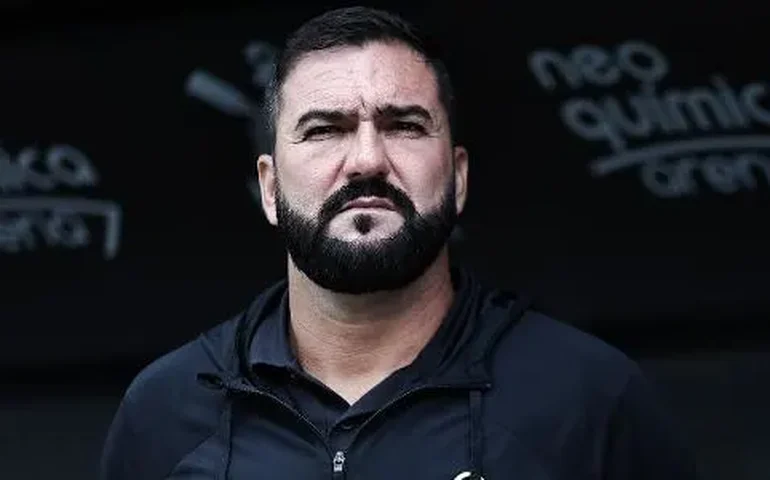Corinthians anuncia a demissão do ex-jogador Danilo do comando técnico do sub-20