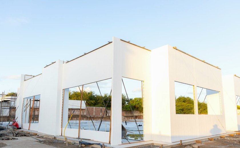 Gestão de Luciano Barbosa constrói creche-modelo no antigo Caic