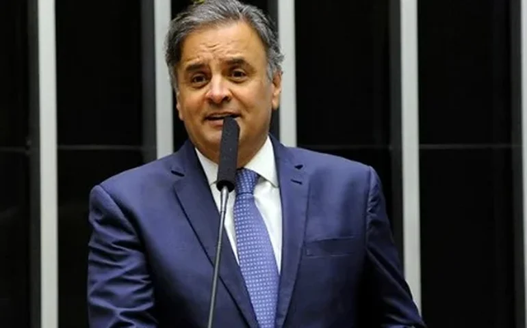 Dez anos após derrota para Dilma, Aécio assume comando tucano para tentar 'recolocar o PSDB no tabuleiro político'