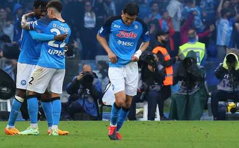 Roma leva virada, mas empata com Napoli no fim e continua em 5º no Campeonato Italiano