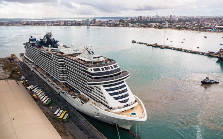 Com mais de 7 mil pessoas a bordo, MSC Seashore atraca em Maceió nesta terça-feira (10)