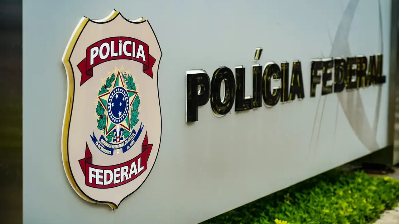 Polícia Federal prende 10 por tráfico internacional de cocaína