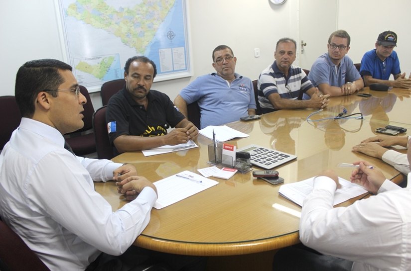 Mesa de Negociação Permanente do Governo recebe policiais civis