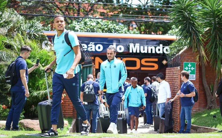 Grêmio volta às atividades no CT do Corinthians mirando jogos da Libertadores