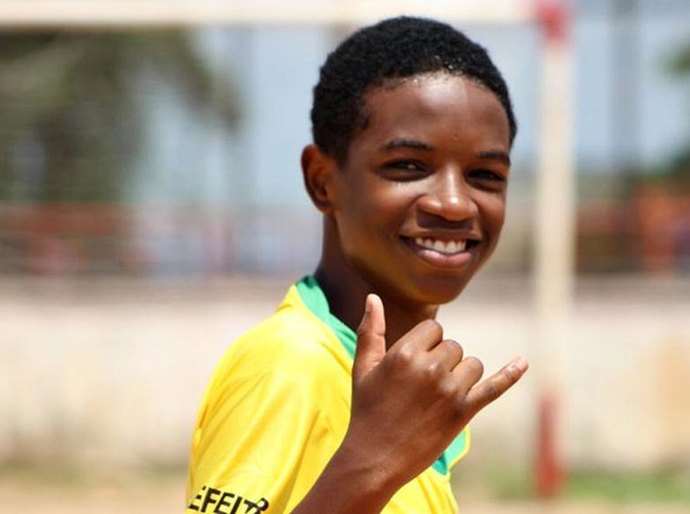 Seleções do Futuro já ofertou aulas gratuitas de futebol para mais de oito mil jovens em todo o Brasil