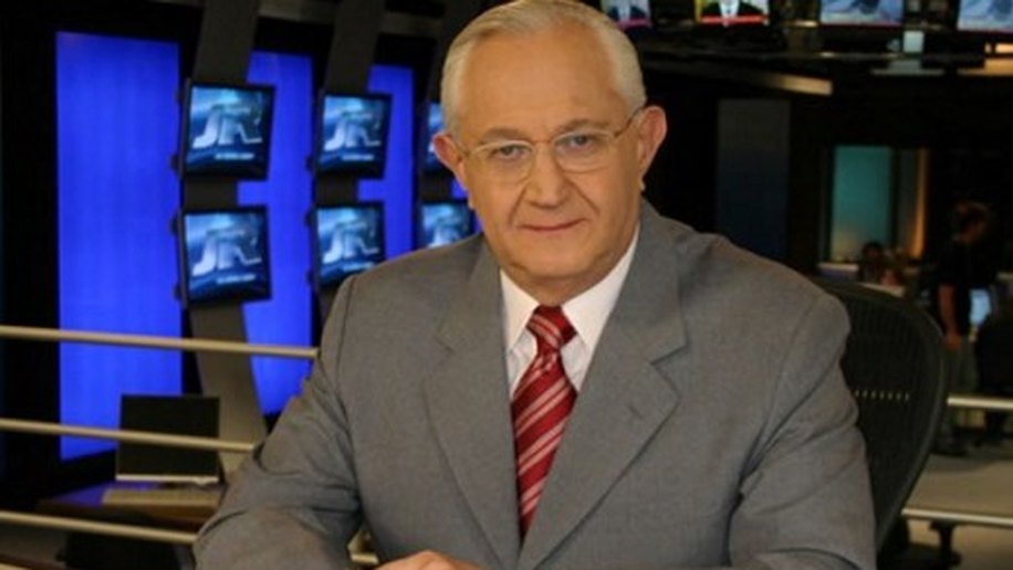 Boris Casoy é condenado e paga indenização a gari por ofensa em jornal